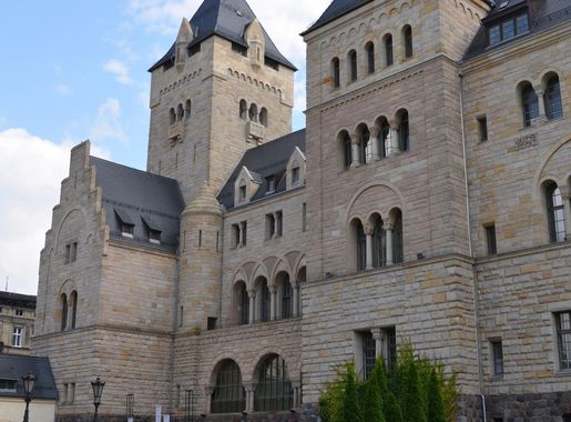 File:Zamek cesarski w Poznaniu 01.JPG - Wikimedia Commons