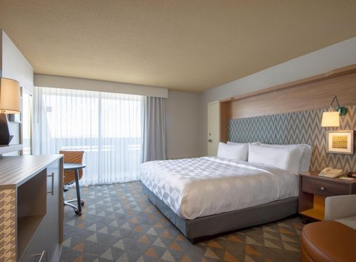 Holiday Inn Denver East, An Ihg Hotel: 3 star Hotel with a Minimum Price  79US$| UPDATED FOR 2025 | denverdowntownhotels.net