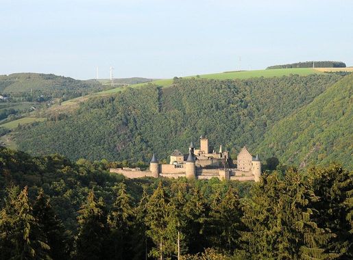 File:D300 Bourscheid Castle-1.JPG - Wikimedia Commons