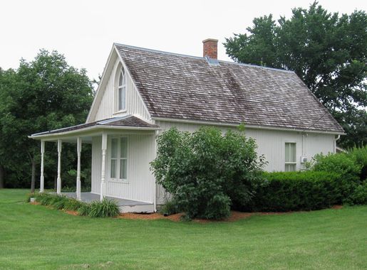 File:American Gothic House side view.jpg - Wikimedia Commons