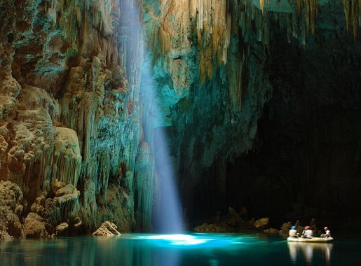 File:Abismo Anhumas, Bonito, MS.JPG - Wikipedia