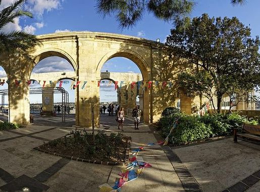 File:Malta - Valletta - Upper Barrakka Gardens 08 - 360° Panorama.jpg -  Wikimedia Commons