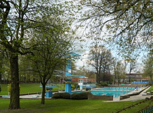 Datei:Kaifu-Freibad - panoramio (2).jpg – Wikipedia