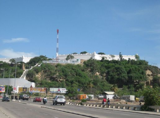 File:Luanda-SMiguelFort1.jpg - Wikimedia Commons