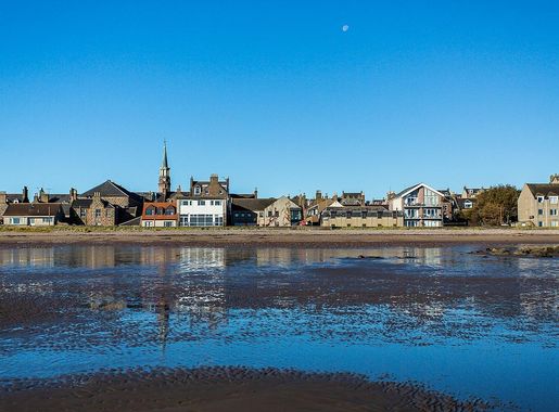 File:Stonehaven Beach Front - panoramio.jpg - Wikimedia Commons