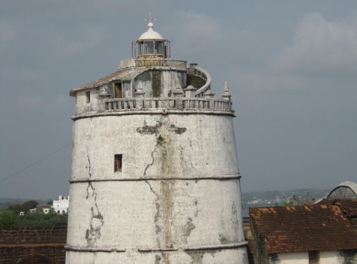 File:Fort Aguada light house at Goa.JPG - Wikimedia Commons