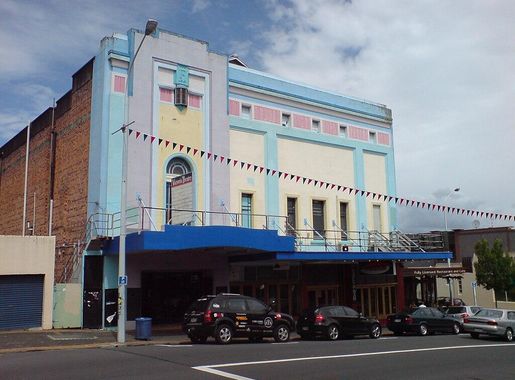 File:Victoria Theatre In Devonport.jpg - Wikimedia Commons