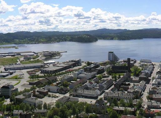 File:Namsos Panorama 28 mai 2006.jpg - Wikipedia