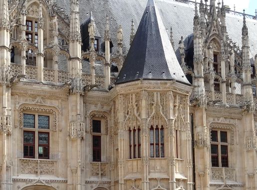 File:Palais de justice de Rouen, cour.JPG - Wikimedia Commons