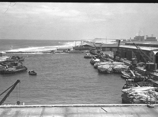 File:Tel Aviv port docks 1948.jpg - Wikimedia Commons