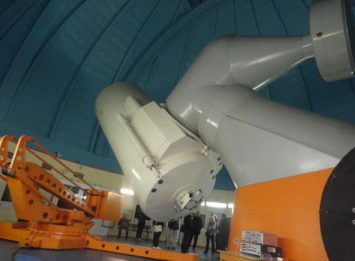 File:The huge telescope at Rozhen Observatory Bulgaria (9912324534).jpg -  Wikimedia Commons