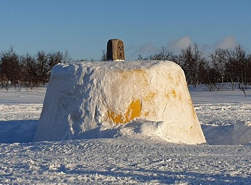 File:Three-Country Cairn in winter.jpg - Wikimedia Commons