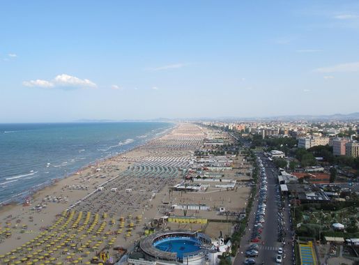 File:Beach of Rimini (14-07-2012).jpg - Wikimedia Commons