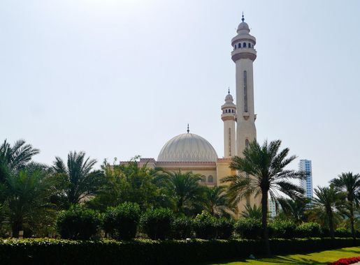 File:Manama al-Fateh Grand Mosque Exterior Norden 3.jpg - Wikipedia