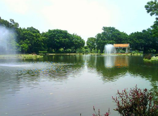 File:Tunghai lake.JPG - Wikimedia Commons