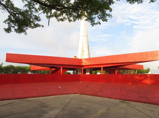 Fichier:L'Étoile rouge à Cotonou.jpg — Wikipédia