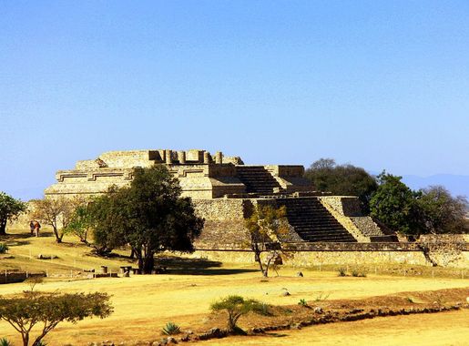 File:Monte Alban West Side Platform.jpg - Wikipedia