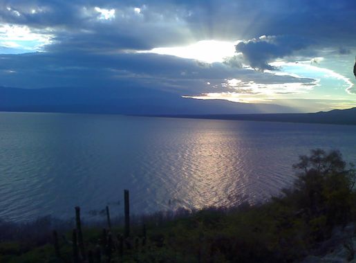 File:Lago Enriquillo1.jpg - Wikimedia Commons