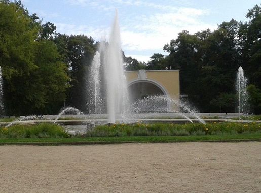 File:Fontanna w Parku Wilsona, Poznań.jpg - Wikimedia Commons