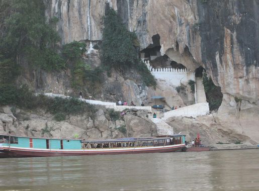File:Pak Ou Caves.JPG - Wikipedia