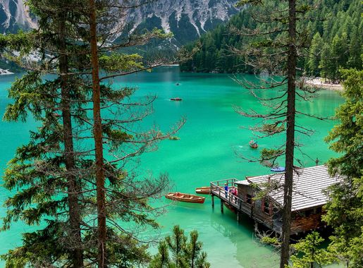 File:Lake Braies.jpg - Wikimedia Commons