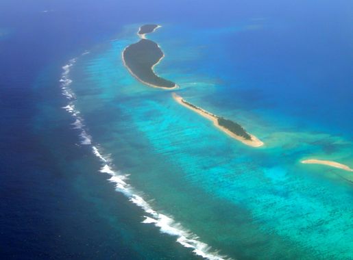File:Uonukuhihifo, Uonukuhahake and part of Tofanga, Tonga.jpg - Wikimedia  Commons