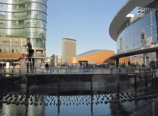 File:Piazza Gae Aulenti.jpeg - Wikipedia