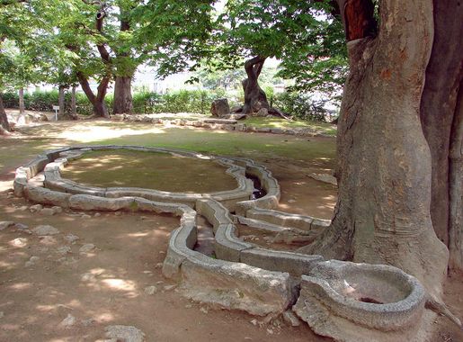 File:Korea-Gyeongju-Poseokjeong site 3832-06.JPG - Wikipedia