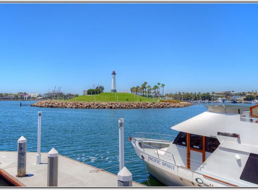 File:City of Long Beach Rainbow Harbor Lions Lighthouse.jpg - Wikimedia  Commons