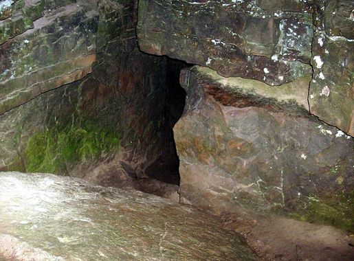 File:Devil's Den State Park cave entrance.jpg - Wikimedia Commons