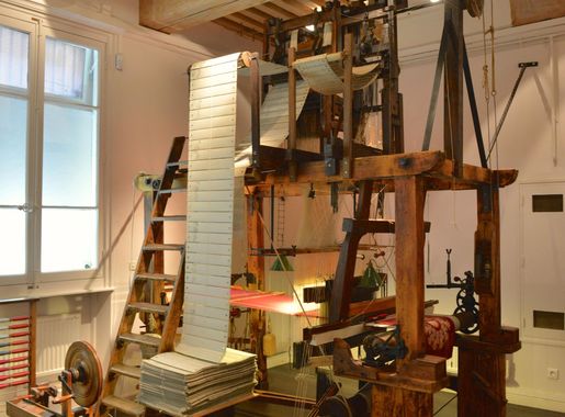 Fichier:Maison des canuts-37 métier jacquard.jpg — Wikipédia
