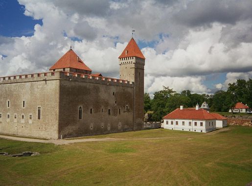 File:Castlekuressaare.JPG - Wikipedia