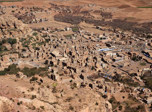 File:Shibam from Kawkaban, Haraz Mountains, Yemen (4324900403).jpg -  Wikimedia Commons