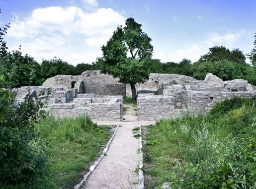 File:Jacab Hill' s Clastrum - Mecsek, South-Hungary.jpg - Wikimedia Commons