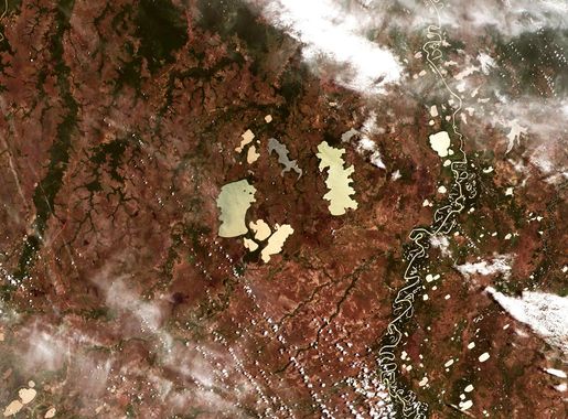 Archivo:CBERS 4 AWFI 20191028 178 117 RGB151413 Lagos no Beni by Oton  Barros.jpg - Wikipedia, la enciclopedia libre