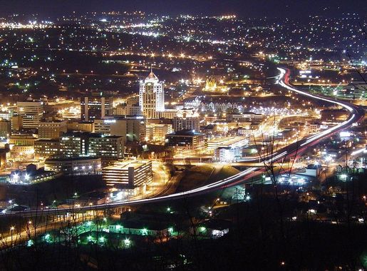 File:Roanoke, Virginia at night.jpg - Wikimedia Commons