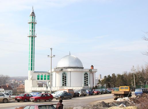 File:Xhamia në Skenderaj.jpg - Wikimedia Commons