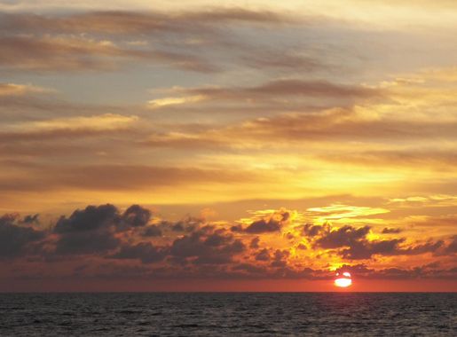 File:Puesta del Sol en Nuevo Vallarta.jpg - Wikimedia Commons