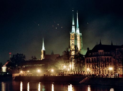 File:Wroclaw Catherdral from bridge.jpg - Wikimedia Commons