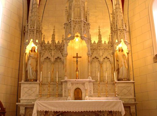 File:Santa Fe, USA, NM -Altar of the LORETTO CHAPEL - panoramio.jpg -  Wikimedia Commons