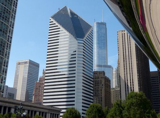 File:Chicago from under the Cloud Gate (9694666470).jpg - Wikimedia Commons