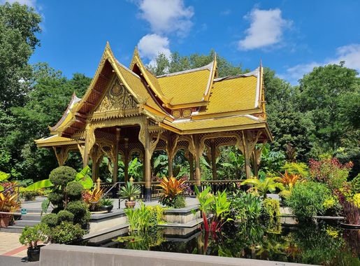 File:Thai sala at Olbrich Botanical Gardens.jpg - Wikimedia Commons