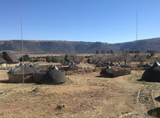 File:Old Lesotho clay huts (at a museum).jpg - Wikimedia Commons