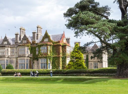 File:Muckross House and Gardens, Killarney-20120901.jpg - Wikimedia Commons
