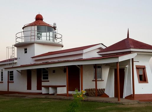 File:Lighthouse At Fort King George Tobago (145874753).jpeg - Wikimedia  Commons