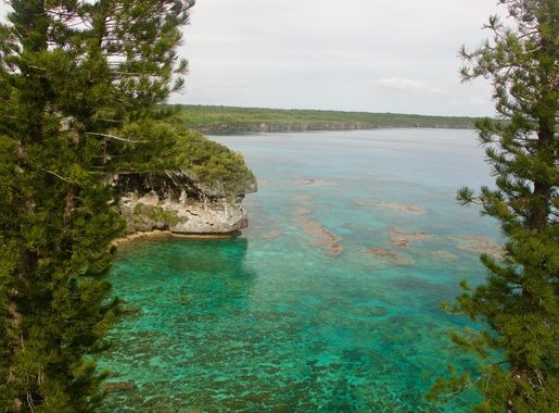 File:Falaises de Jokin - Lifou, NC.jpg - Wikimedia Commons