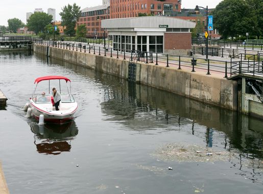 File:Montréal - Canal de Lachine, écluse de Saint-Gabriel 20170815-06.jpg -  Wikimedia Commons