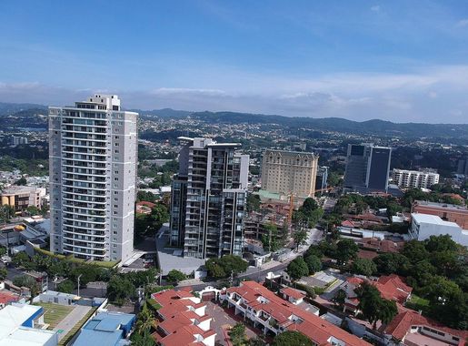 File:Zona Rosa San Salvador.jpg - Wikimedia Commons