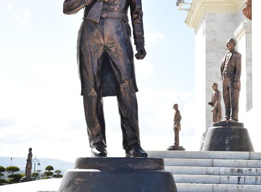 File:Santiago de los Caballeros - Monumento a los Héroes de la Restauración  0726.JPG - Wikimedia Commons