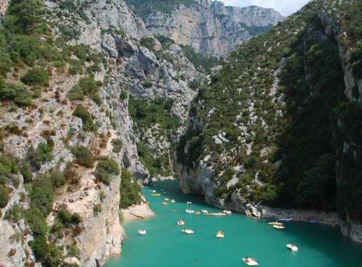 Fichier:Gorges du Verdon from bridge over Lac de Sainte-Croix, Provence.jpg  — Wikipédia